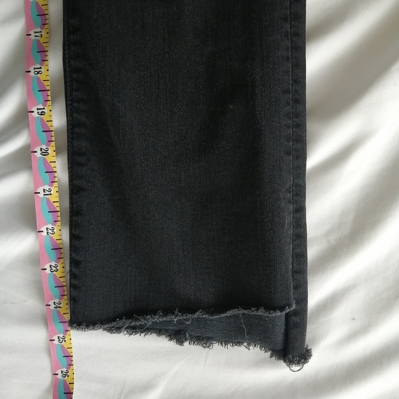 Mother Insider Crop Step Fray Hem Bootcut Jeans in Not Guilty Black 24 - Picture 15 of 16